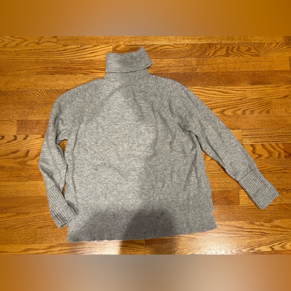 Jcrew turtleneck sweater size M - Picture 3 of 5